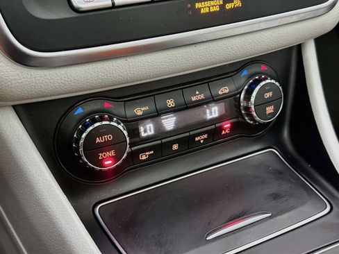 Used 2019 Mercedes-Benz GLA 250 image 24