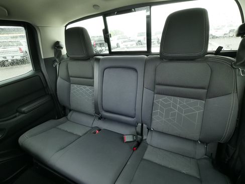 Used 2025 Nissan Frontier SV AWD/4WD image 22