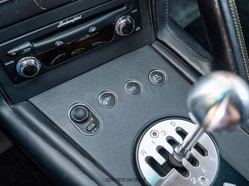 Used 2004 Lamborghini Murcielago Coupe image 36