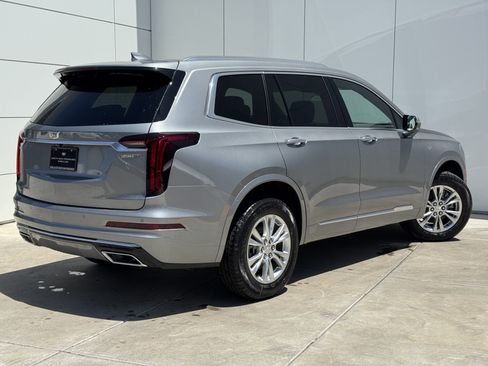 New 2025 Cadillac XT6 Luxury image 7