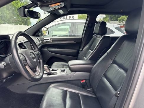 Used 2018 Jeep Grand Cherokee Limited AWD/4WD image 14