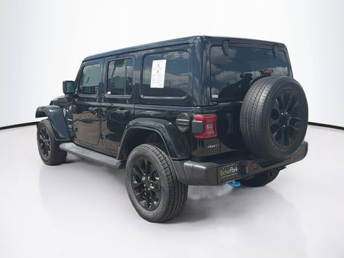 Used 2022 Jeep Wrangler Unlimited Sahara AWD/4WD image 5