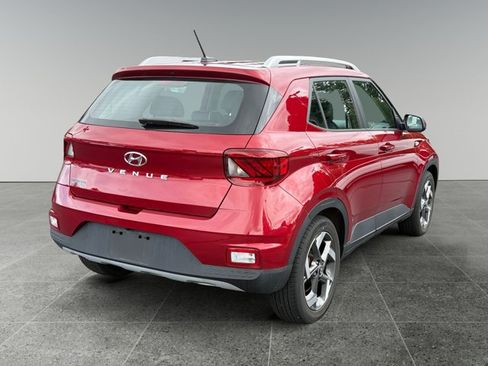 Used 2023 Hyundai Venue Limited w/ Cargo Package FWD image 6