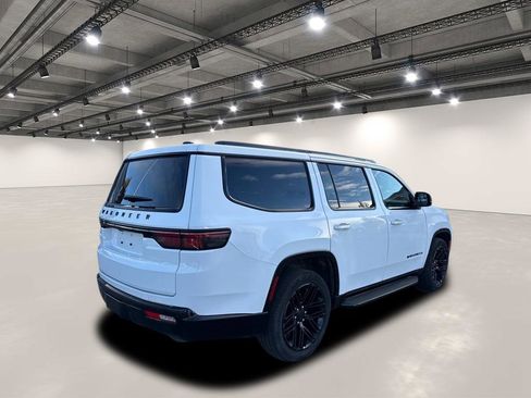 Used 2024 Jeep Wagoneer Series II image 7