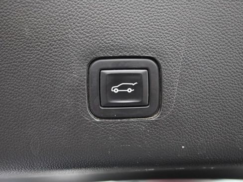 Used 2021 Chevrolet Traverse Premier w/ Redline Edition FWD image 38