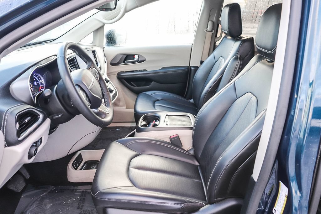 Used 2024 Chrysler Pacifica Limited FWD image 20
