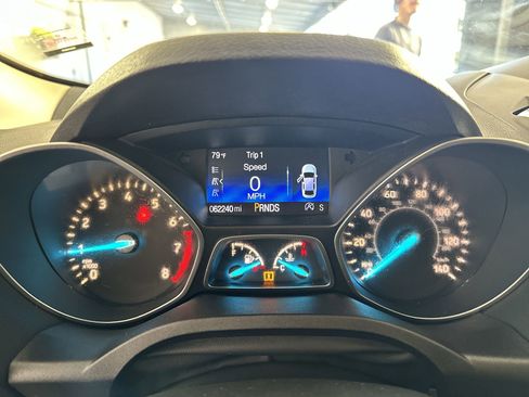 Used 2017 Ford Escape Titanium image 19