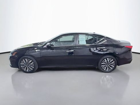 Used 2024 Nissan Altima 2.5 SV FWD image 6