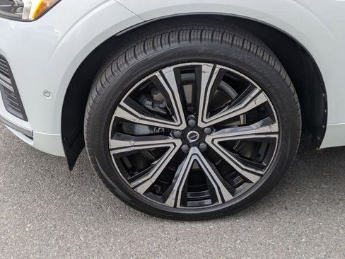 Used 2023 Volvo XC60 T8 Ultimate w/ Climate Package AWD/4WD image 11
