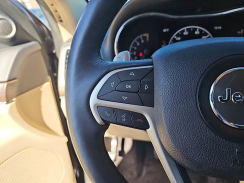 Used 2017 Jeep Grand Cherokee Limited w/ Luxury Group II image 16