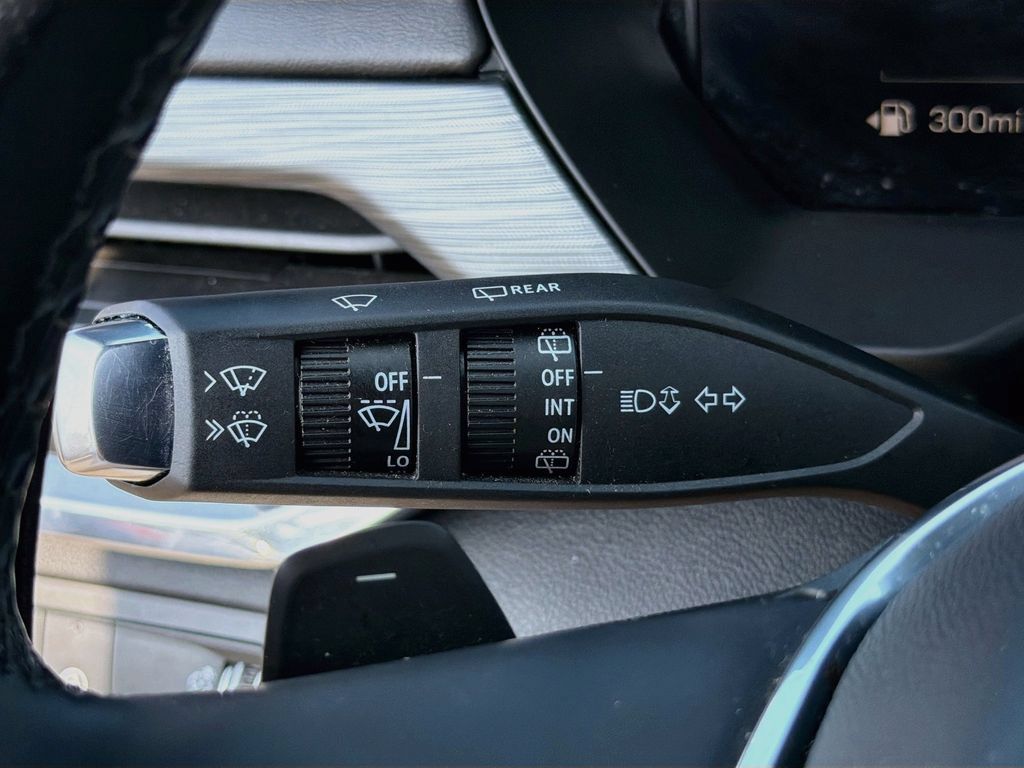 Used 2025 GMC Acadia Elevation FWD image 22