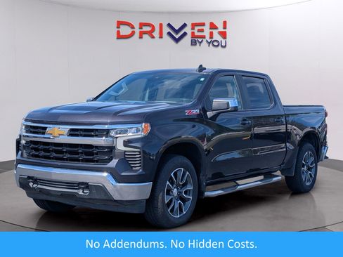 Used 2022 Chevrolet Silverado 1500 LT w/ Z71 Off-Road Package AWD/4WD image 1