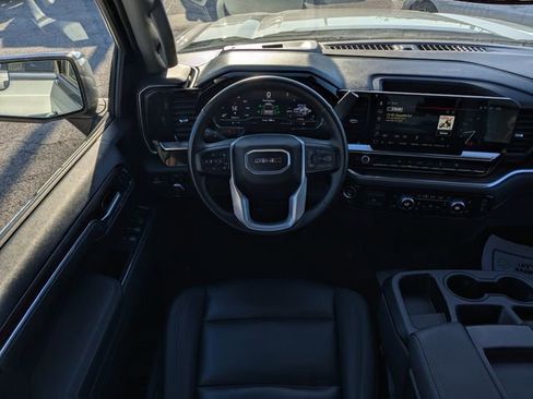 Used 2025 GMC Sierra 1500 SLT image 13