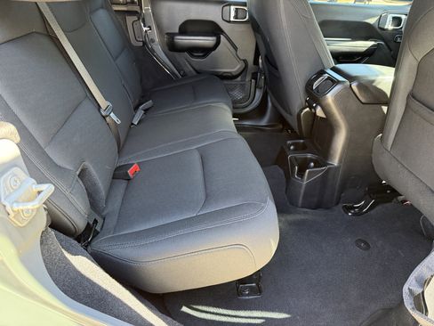 Used 2019 Jeep Wrangler Unlimited Sport S image 15