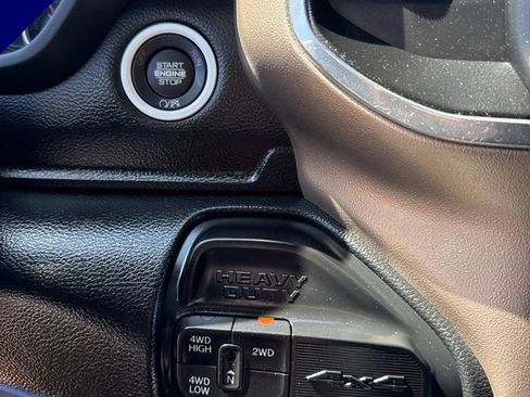 Used 2019 RAM 2500 Laramie w/ Black Appearance Package AWD/4WD image 30