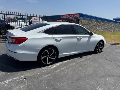 Used 2018 Honda Accord Sport image 4