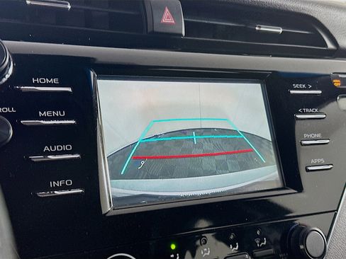 Used 2018 Toyota Camry LE image 21