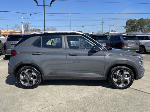 Certified 2025 Hyundai Venue Limited image 2