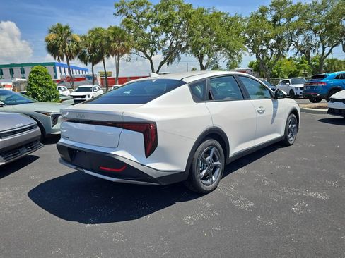 New 2026 Kia K4 FWD image 8