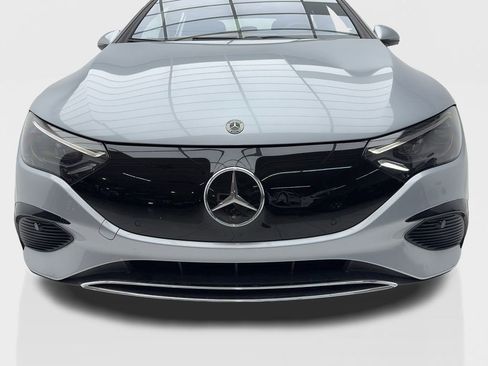 Used 2023 Mercedes-Benz EQE 500 4MATIC Sedan w/ Pinnacle Trim Package image 4