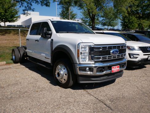 Used 2023 Ford F550 4x4 Crew Cab Super Duty w/ XLT Value Package image 2