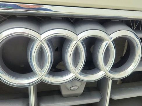 Used 2023 Audi Q8 Premium Plus w/ Premium Plus Package image 16