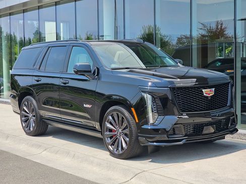 Certified 2026 Cadillac Escalade V w/ LPO, Floor Liner Package AWD/4WD image 7