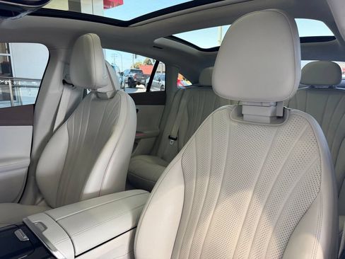 Used 2023 Mercedes-Benz EQE 500 4MATIC Sedan image 21
