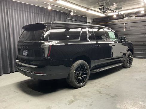 New 2026 Chevrolet Suburban LT AWD/4WD image 5