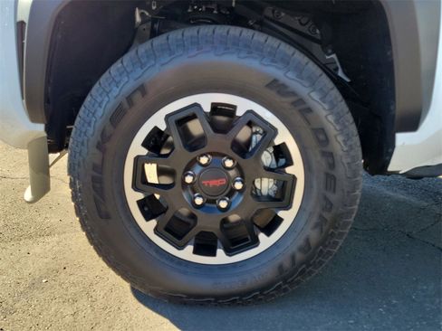 Used 2025 Toyota Tacoma TRD Off-Road w/ TRD Off Road Upgrade Package image 34