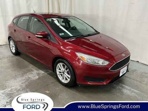 Used 2016 Ford Focus SE FWD image 1