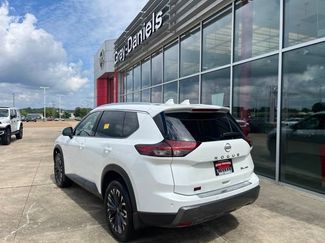 Certified 2025 Nissan Rogue SL w/ Tech Package AWD/4WD video 2