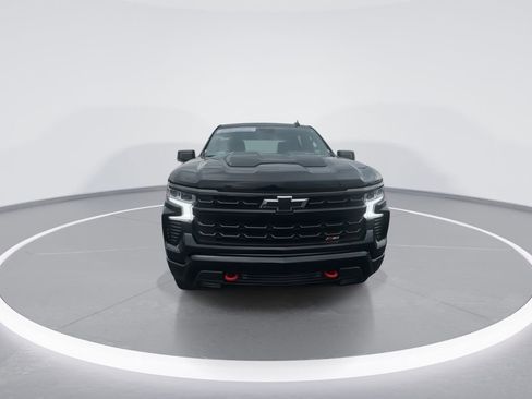 Used 2025 Chevrolet Silverado 1500 LT Trail Boss AWD/4WD image 3