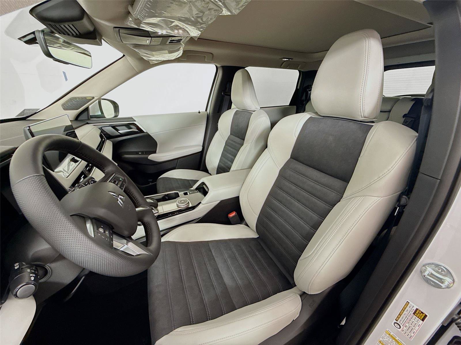 New 2026 Mitsubishi Outlander SE FWD image 19