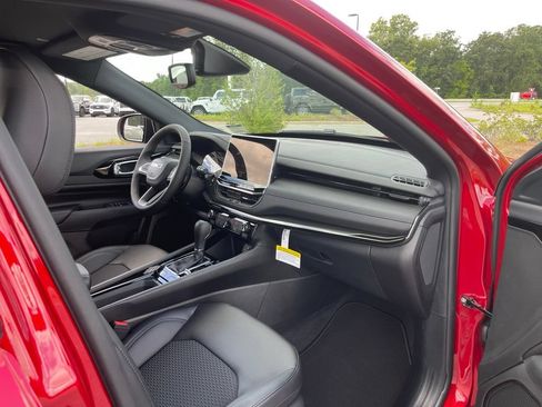 New 2026 Jeep Compass Latitude AWD/4WD image 35