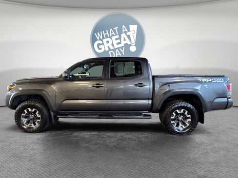 Used 2021 Toyota Tacoma TRD Off-Road w/ Technology Package AWD/4WD image 7