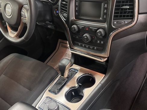 Used 2017 Jeep Grand Cherokee Laredo w/ Quick Order Package 23E image 29