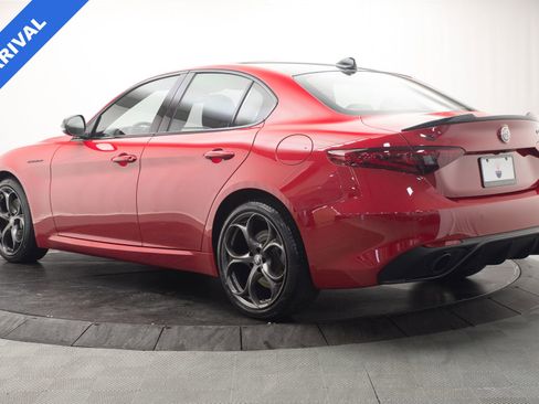 Used 2023 Alfa Romeo Giulia Estrema AWD/4WD image 5