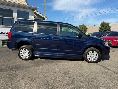 Used 2014 Dodge Grand Caravan SE w/ Quick Order Package 29E SE FWD image 6