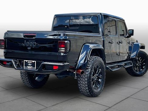 Used 2024 Jeep Gladiator Sport AWD/4WD image 7