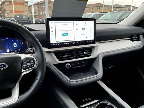 Certified 2025 Ford Explorer Active image 6