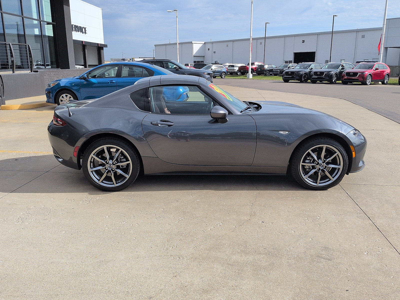 Used 2023 MAZDA MX-5 Miata Grand Touring RWD image 2