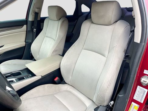 Used 2019 Honda Accord LX image 18
