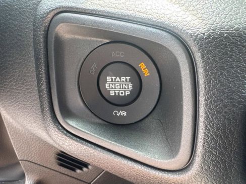 New 2025 Jeep Gladiator Sport image 30