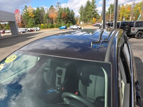 Used 2017 Chrysler Pacifica LX image 31