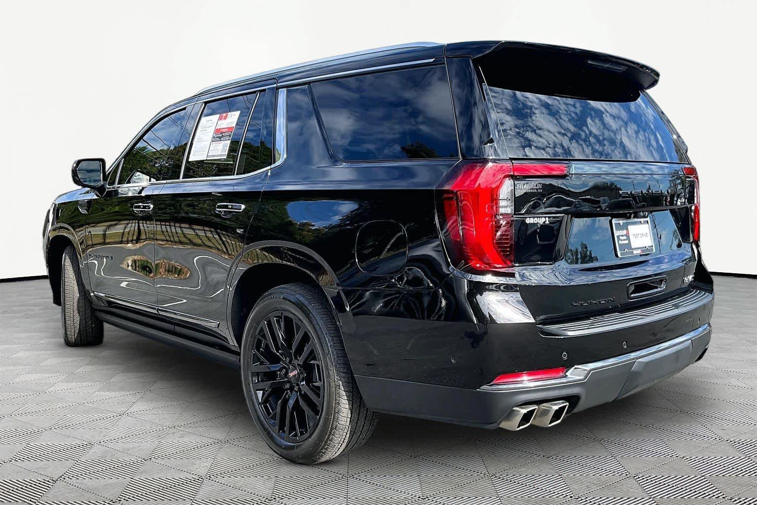 Used 2025 GMC Yukon Denali Ultimate AWD/4WD image 11