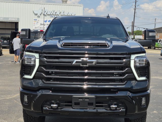 Used 2025 Chevrolet Silverado 2500 High Country w/ High Country Premium Package AWD/4WD image 2