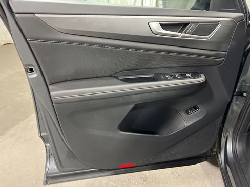 Used 2025 Volkswagen Atlas Cross Sport SE image 22