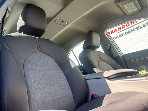 Used 2020 Toyota Camry LE image 25