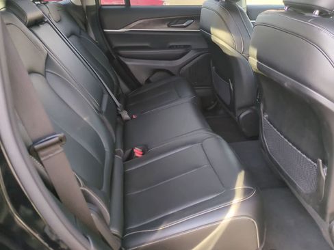Used 2023 Jeep Grand Cherokee Limited AWD/4WD image 21